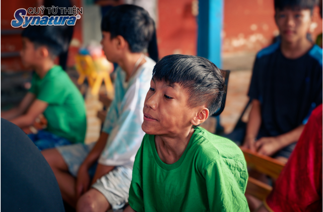 QUỸ TỪ THIỆN SYNATURA  VUI TẾT TRUNG THU CÙNG CÁC EM NHỎ Ở  TRUNG TÂM NHÂN ĐẠO QUÊ HƯƠNG