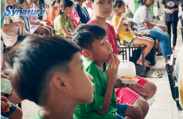 QUỸ TỪ THIỆN SYNATURA  VUI TẾT TRUNG THU CÙNG CÁC EM NHỎ Ở  TRUNG TÂM NHÂN ĐẠO QUÊ HƯƠNG