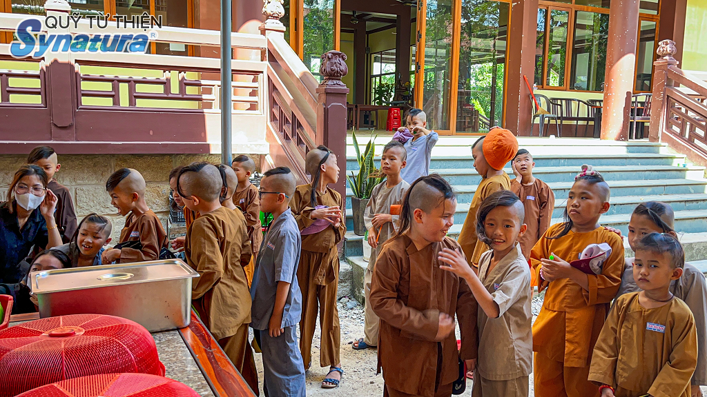 SYNATURA – HÀNH TRÌNH TRAO GỬI YÊU THƯƠNG ĐẾN MÁI ẤM CHÙA TỪ ÂN