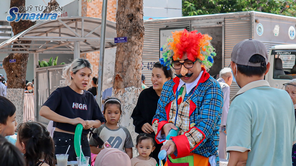 QUỸ TỪ THIỆN SYNATURA - CHƯƠNG TRÌNH KHÁM BỆNH VÀ PHÁT QUÀ TẠI XÃ PHÚ BÌNH, TÂN PHÚ, ĐỒNG NAI