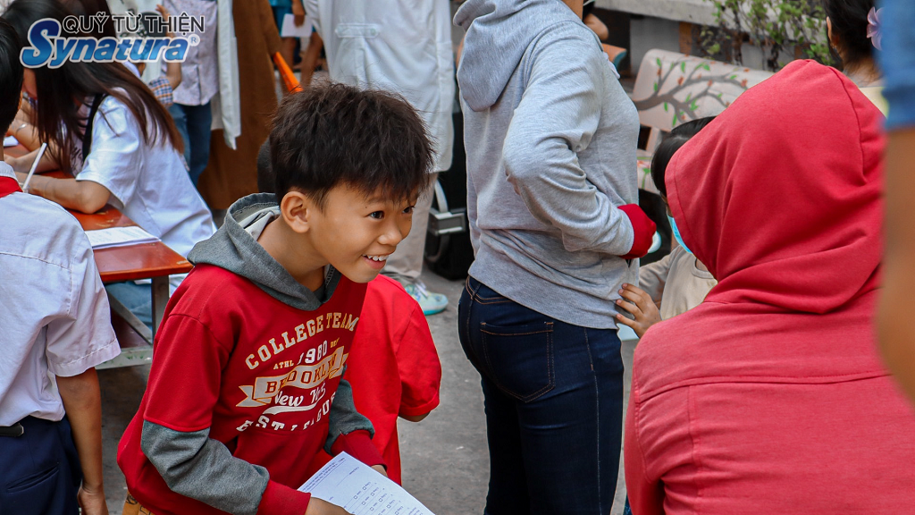 QUỸ TỪ THIỆN SYNATURA - CHƯƠNG TRÌNH KHÁM BỆNH VÀ PHÁT QUÀ TẠI XÃ PHÚ BÌNH, TÂN PHÚ, ĐỒNG NAI