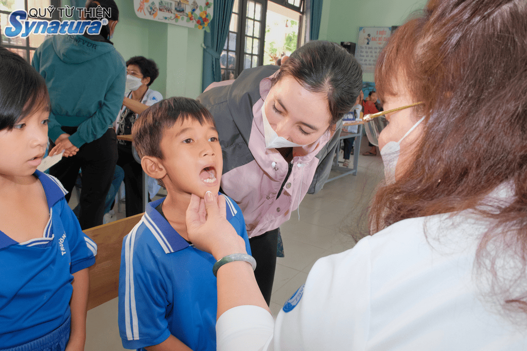 SYNATURA ĐỒNG HÀNH CÙNG CHƯƠNG TRÌNH KHÁM BỆNH VÀ PHÁT QUÀ TẠI BẢO LỘC