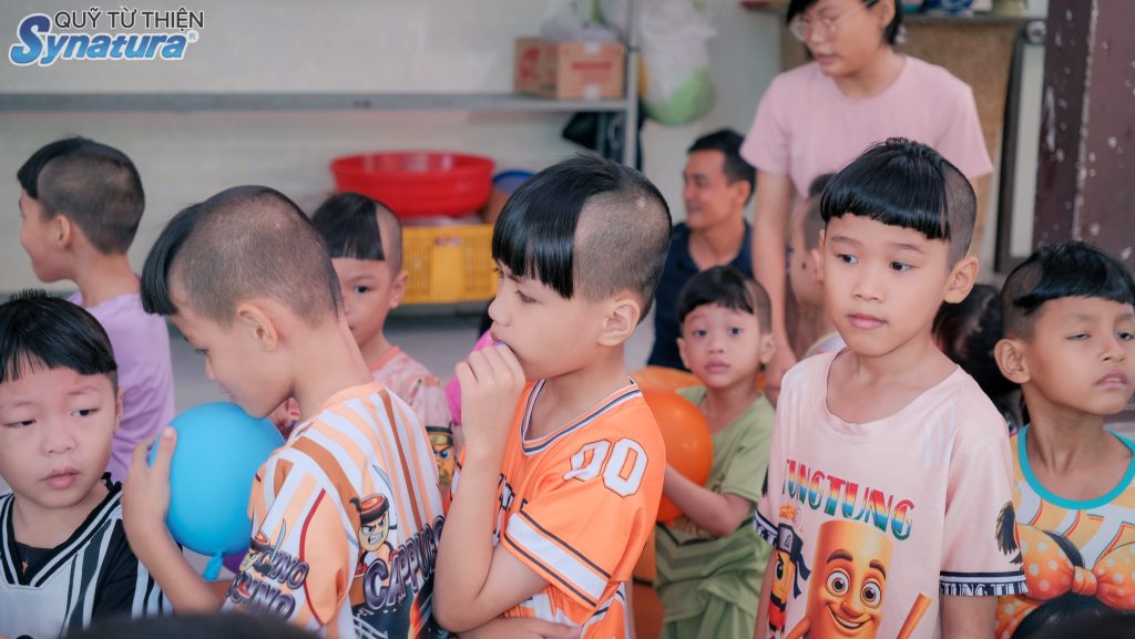 SYNATURA - GOM HẾT YÊU THƯƠNG GỬI CHÚT NẮNG VÀNG ĐẾN TUỔI THƠ 22 SYNATURA - GOM HẾT YÊU THƯƠNG GỬI CHÚT NẮNG VÀNG ĐẾN TUỔI THƠ
