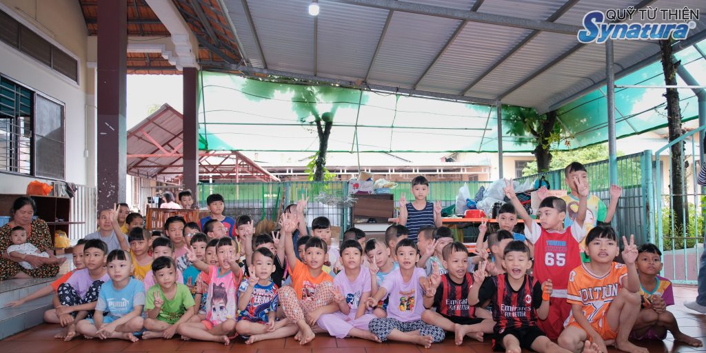 SYNATURA - GOM HẾT YÊU THƯƠNG GỬI CHÚT NẮNG VÀNG ĐẾN TUỔI THƠ 12 SYNATURA - GOM HẾT YÊU THƯƠNG GỬI CHÚT NẮNG VÀNG ĐẾN TUỔI THƠ