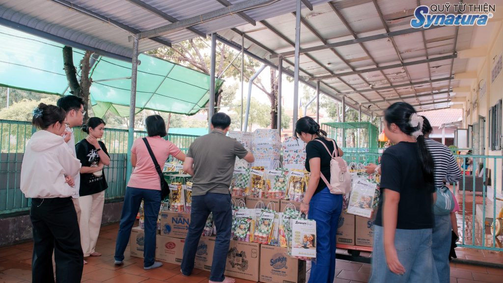 SYNATURA - GOM HẾT YÊU THƯƠNG GỬI CHÚT NẮNG VÀNG ĐẾN TUỔI THƠ 7 SYNATURA - GOM HẾT YÊU THƯƠNG GỬI CHÚT NẮNG VÀNG ĐẾN TUỔI THƠ