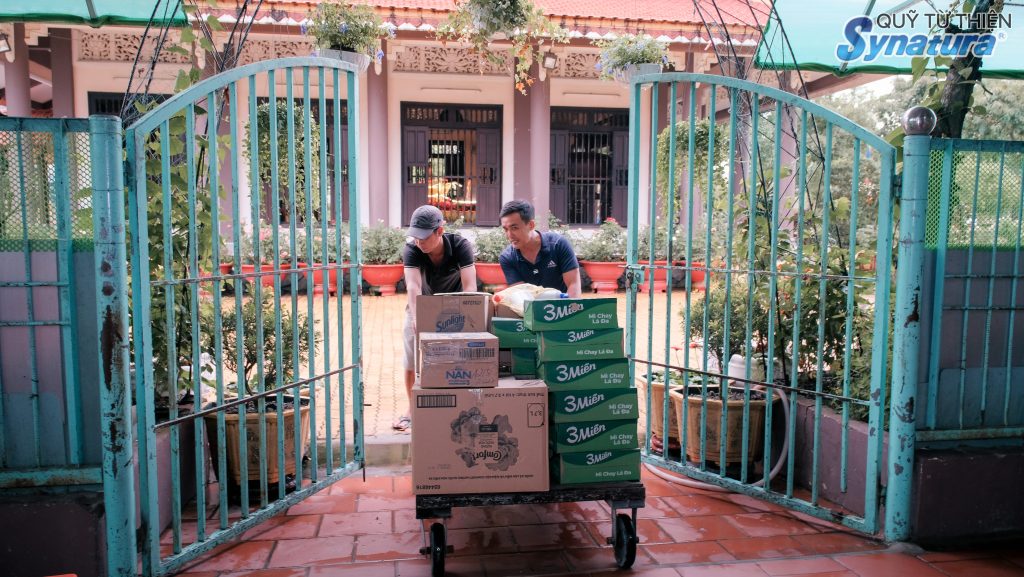 SYNATURA - GOM HẾT YÊU THƯƠNG GỬI CHÚT NẮNG VÀNG ĐẾN TUỔI THƠ 6 SYNATURA - GOM HẾT YÊU THƯƠNG GỬI CHÚT NẮNG VÀNG ĐẾN TUỔI THƠ
