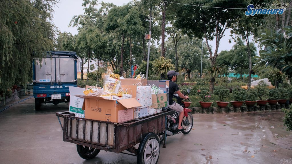 SYNATURA - GOM HẾT YÊU THƯƠNG GỬI CHÚT NẮNG VÀNG ĐẾN TUỔI THƠ 2 SYNATURA - GOM HẾT YÊU THƯƠNG GỬI CHÚT NẮNG VÀNG ĐẾN TUỔI THƠ